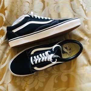 Mens Black and White Lace Up Vans